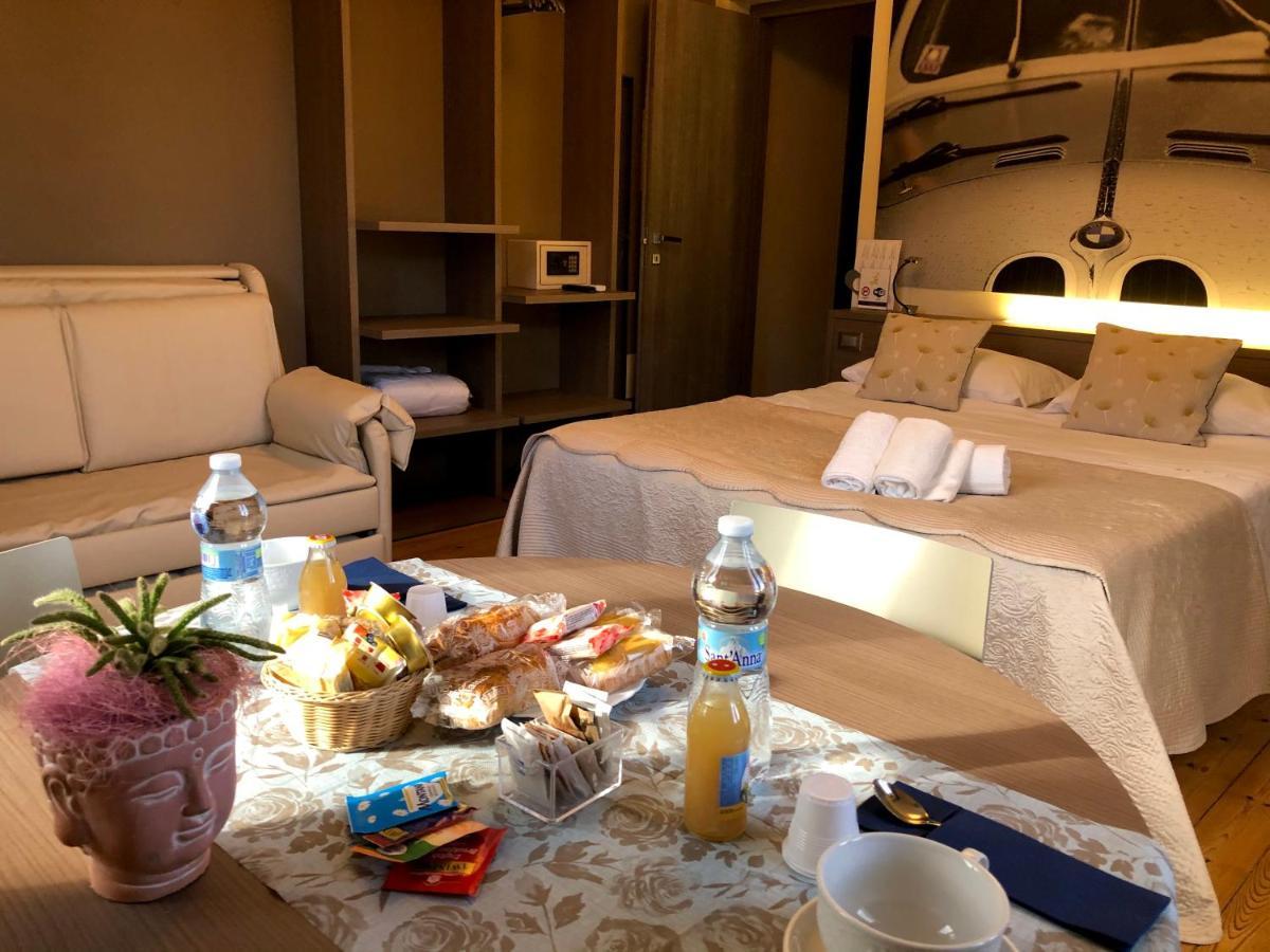 International Rooms & Apartments Сирмионе Экстерьер фото